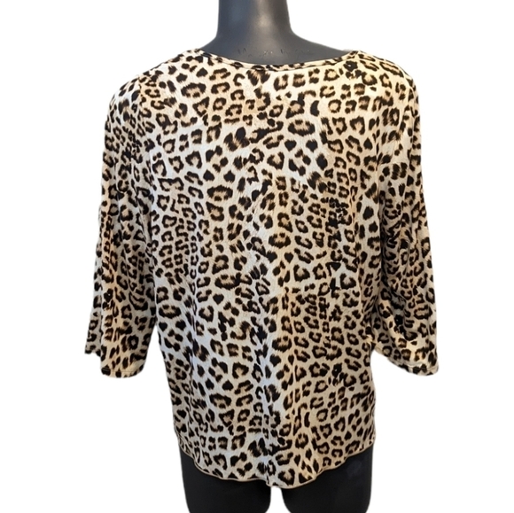 LOVE & Legend Leopard Print Top with Twisted Front 2X - Picture 2 of 7